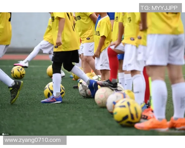 王睿足球之路从青训少年到赛场核心展现不凡实力