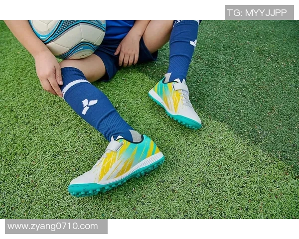 穿布足球鞋的球星展现个性风格 经典与创新融合的独特运动装备